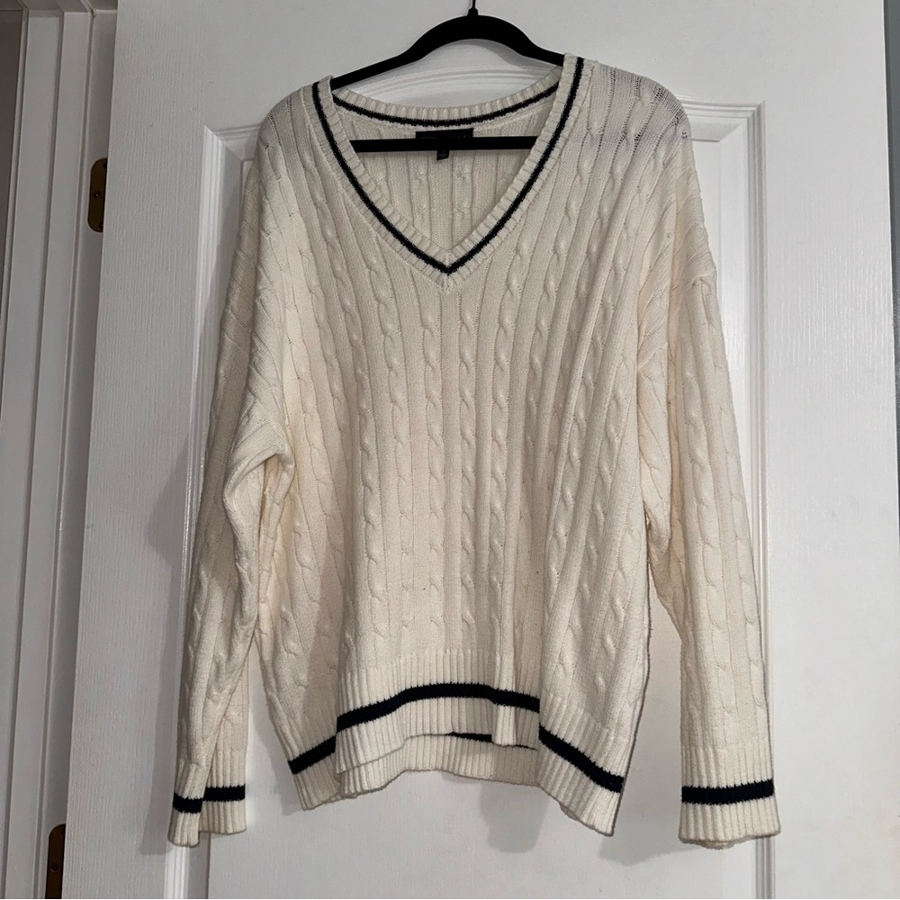 Cotton Candy LA white v-neck sweater